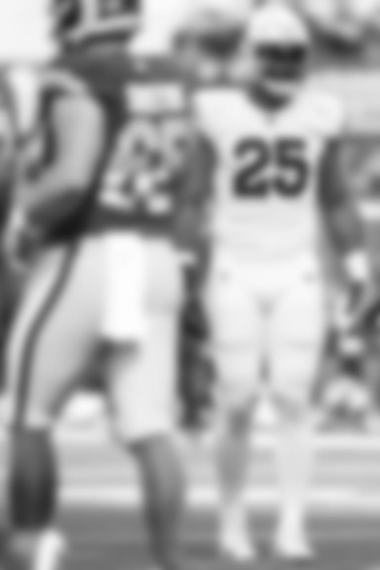 Arizona Cardinals linebacker Zaven Collins (25) during the Week 6 regular season game between the Arizona Cardinals and the Los Angeles Rams on Sunday, Oct 15, 2023 in Inglewood, CA.