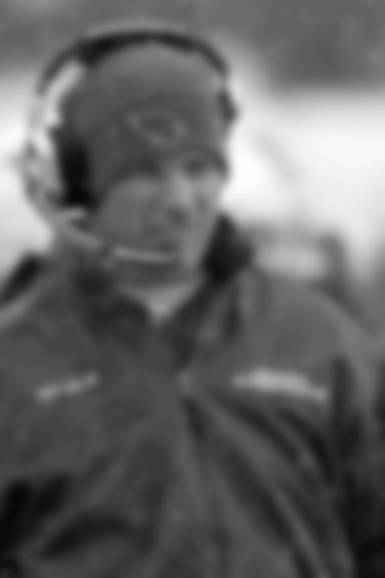 Coach Ken Whisenhunt