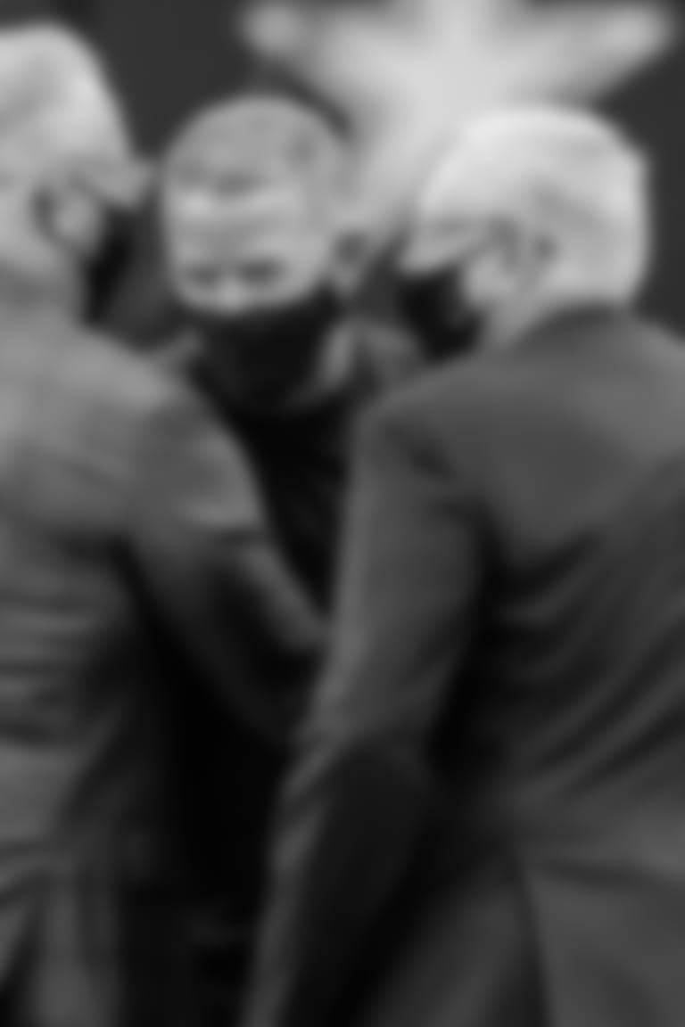 GameDayCentralNYGvdDAL-center1