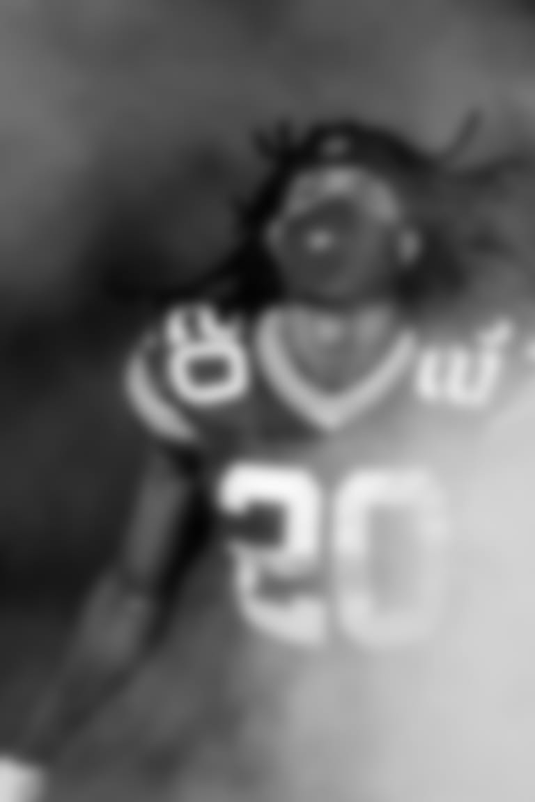 200508-1-king-me-parallax