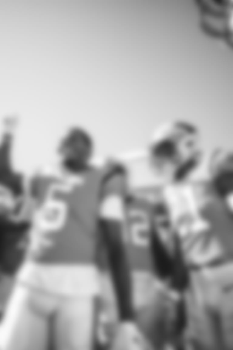 Teddy Bridgewater huddle