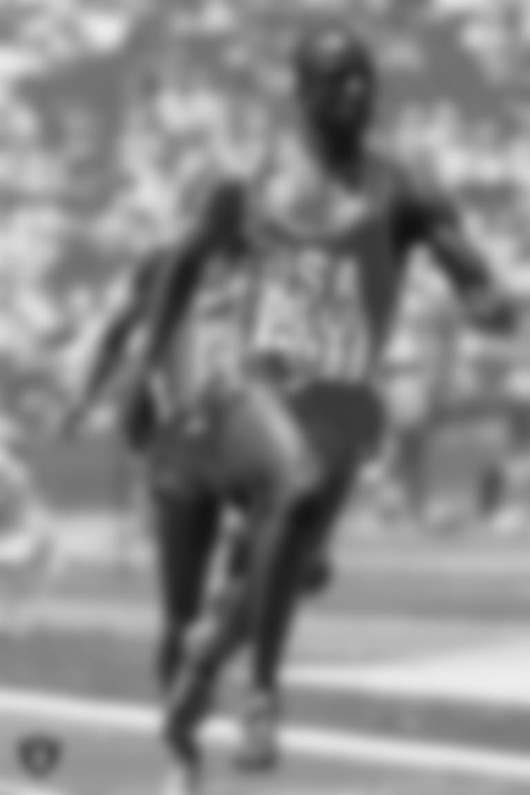 **WR Sam Graddy (1990-92)**
Graddy was part of the gold medal winning 4x100-meter relay and won silver in the 100-meter competition during the 1984 Olympics.