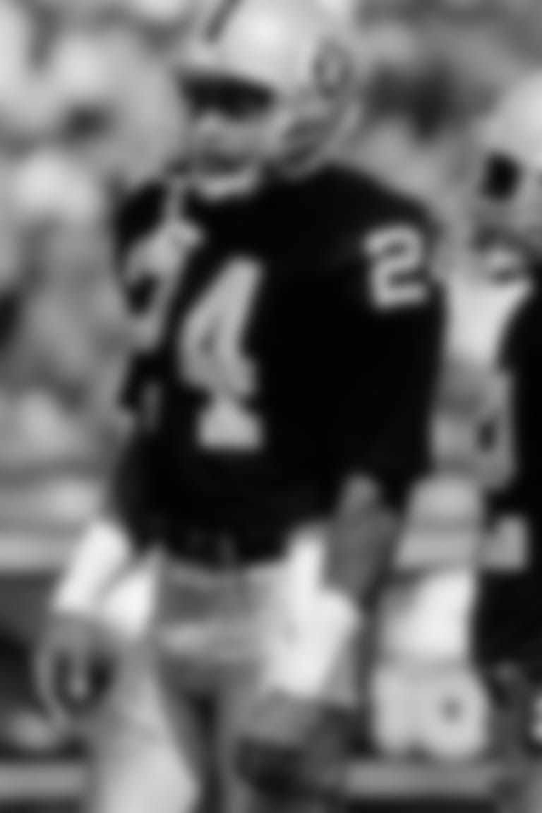 **DB/KR Ron Brown (1990)**
Brown was part of the gold medal winning 4x100-meter relay and took fourth in the 100-meter competition during the 1984 Olympics.