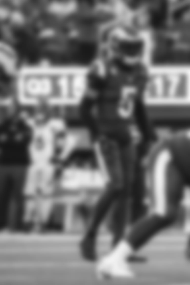 The Los Angeles Rams take on the Denver Broncos during Week 16 of the 2022 NFL regular season