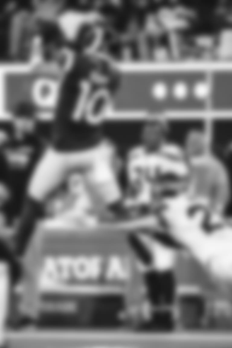 The Los Angeles Rams take on the Seattle Seahawks in Week 15 of the 2021 regular season.