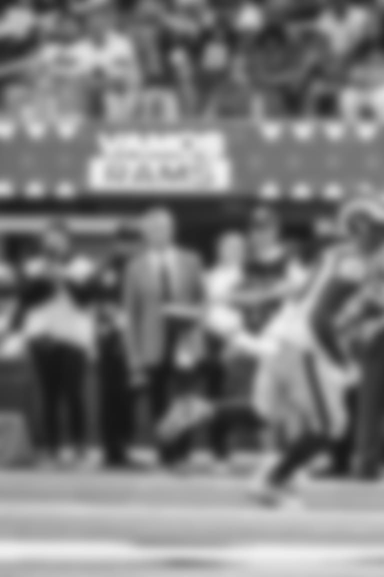 The Los Angeles Rams take on the Dallas Cowboys during Week 5 of the 2022 NFL regular season.