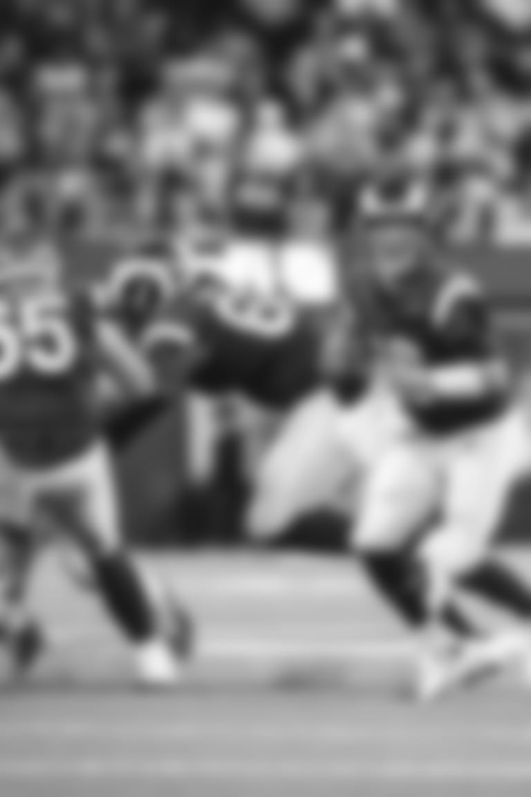 The Los Angeles Rams take on the Arizona Cardinals during Week 10 of the 2022 NFL regular season.