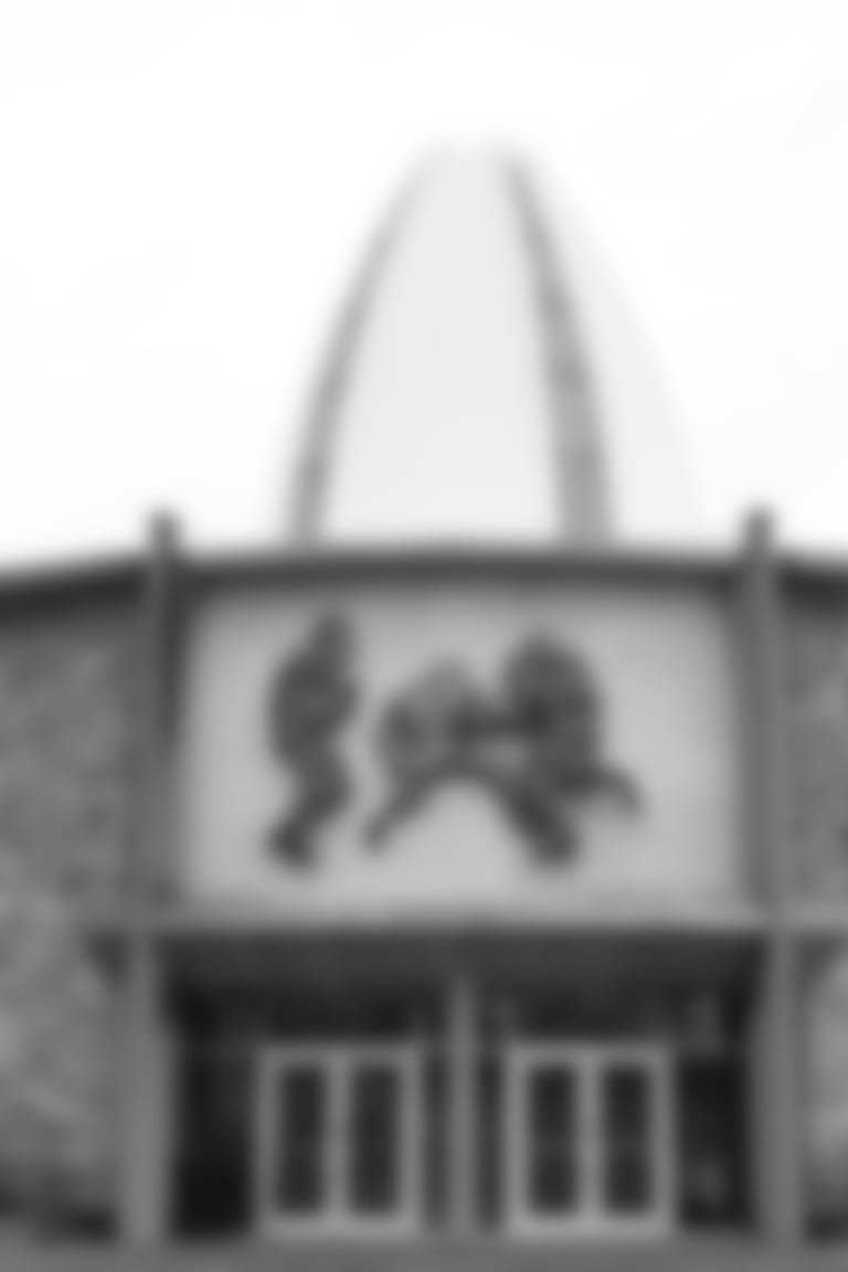 Parallax_Faneca_Alan_HOF_Pro_Football_Hall_of_Fame_Building