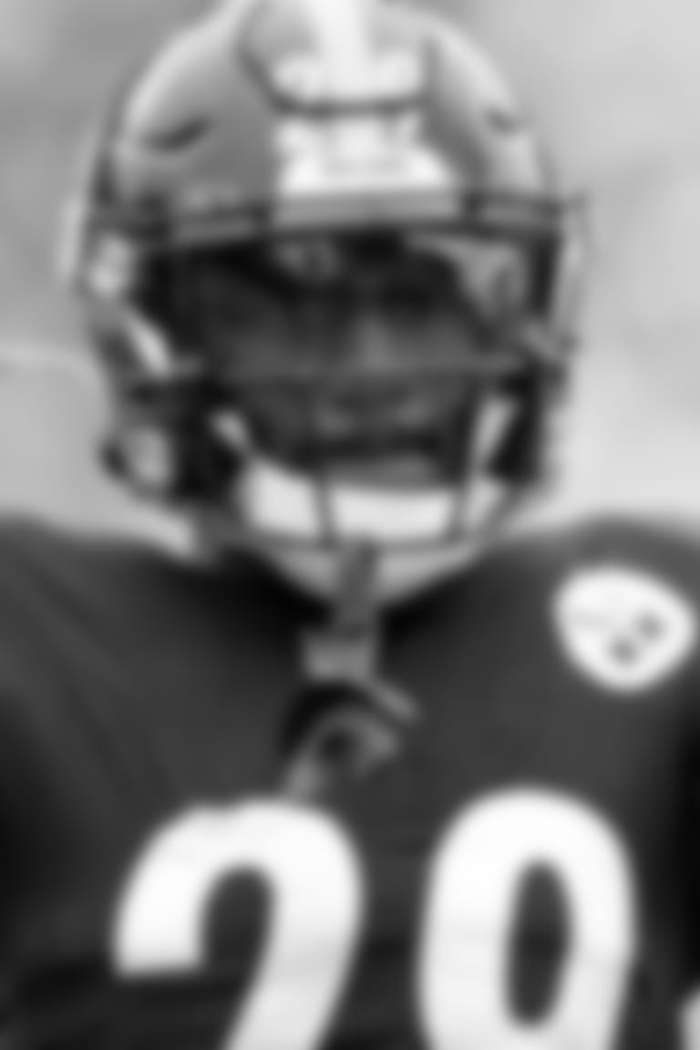 Parallax_Wallace_Levi_Jets_001