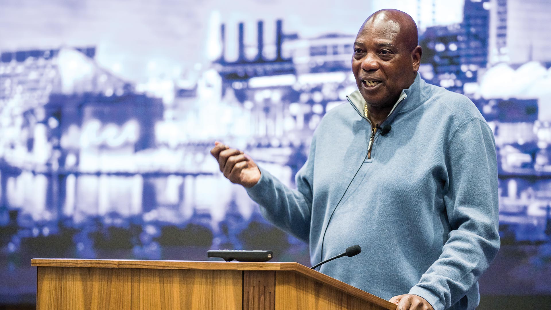 Baltimore Ravens Executive Vice President Ozzie Newsome speaks to a group of students at the Ravens HBCU Career Combine.