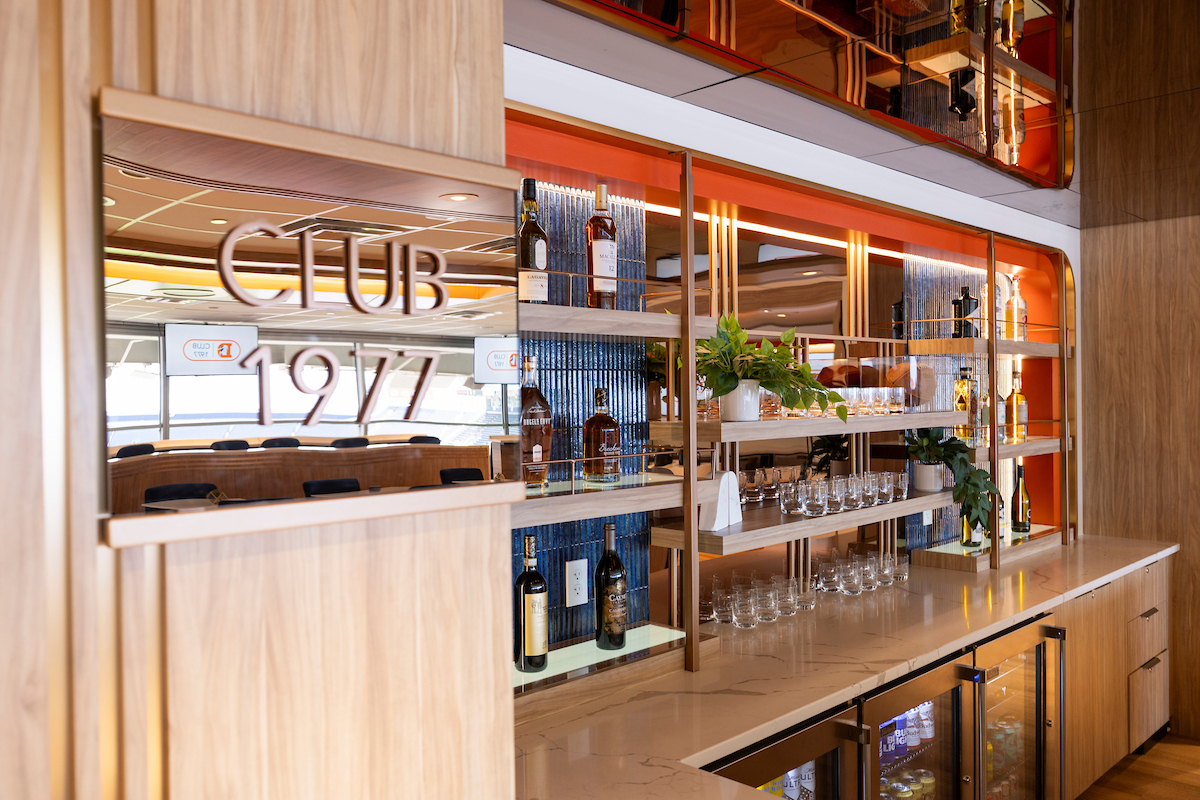Club 1977 view 4