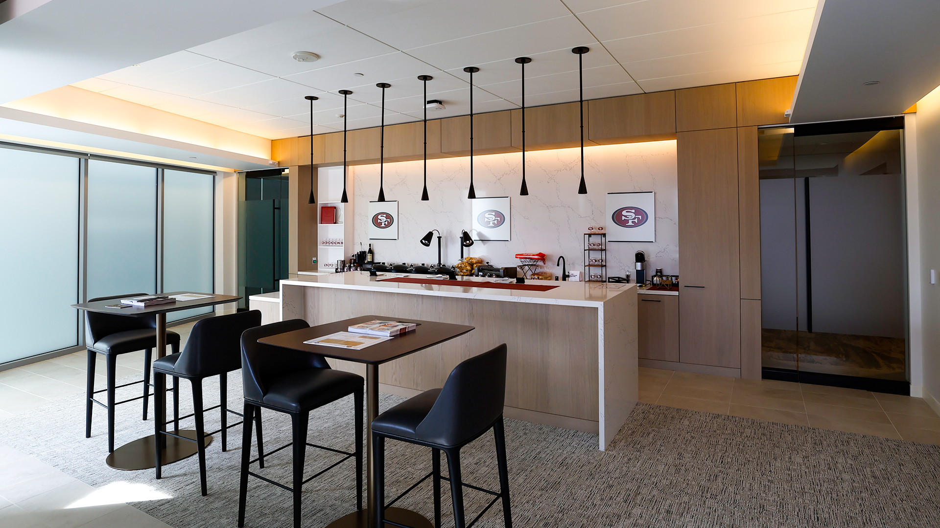 CISCO LOUNGE SUITE