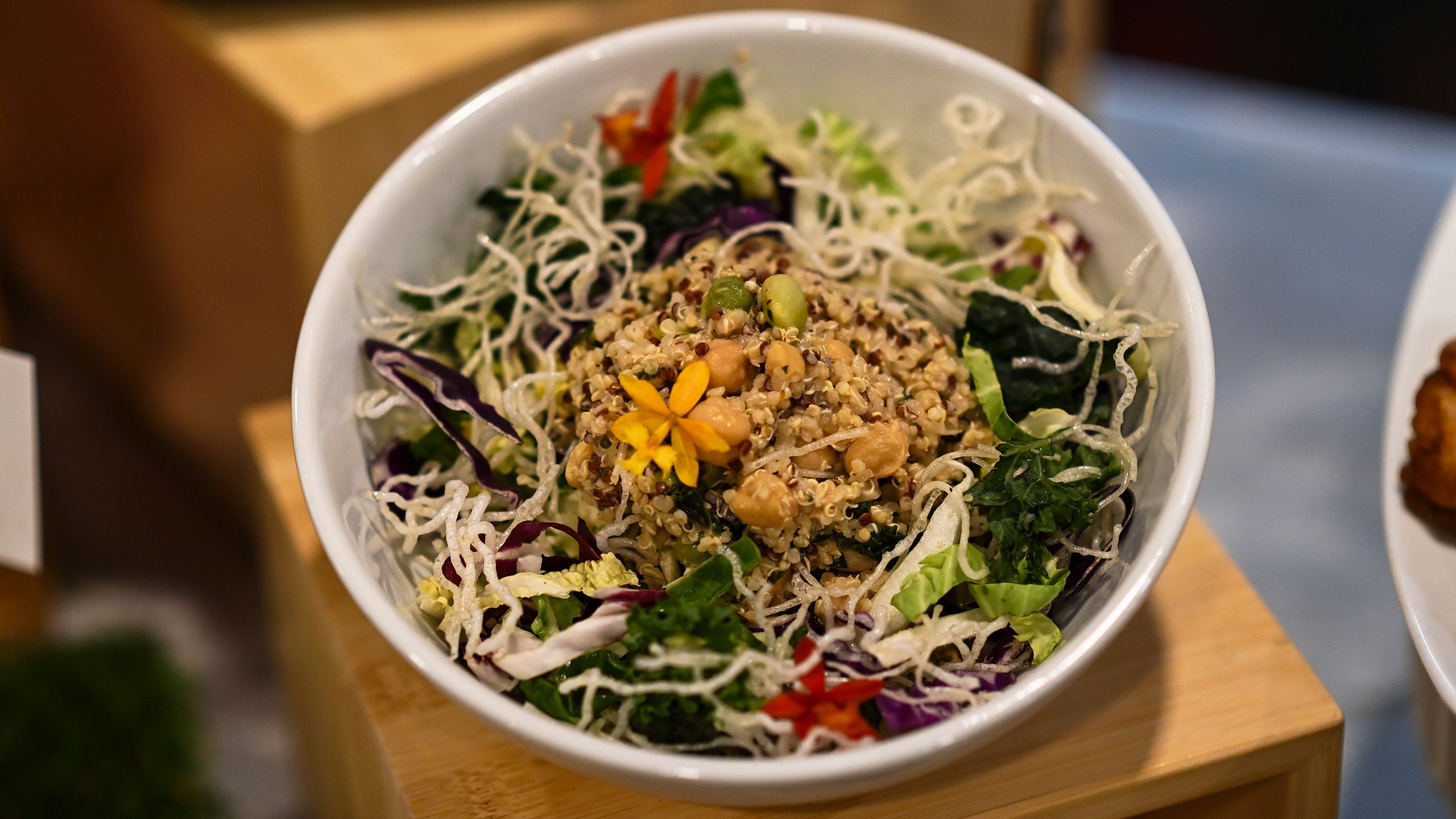 Quinoa Super Food Salad (V, GF)