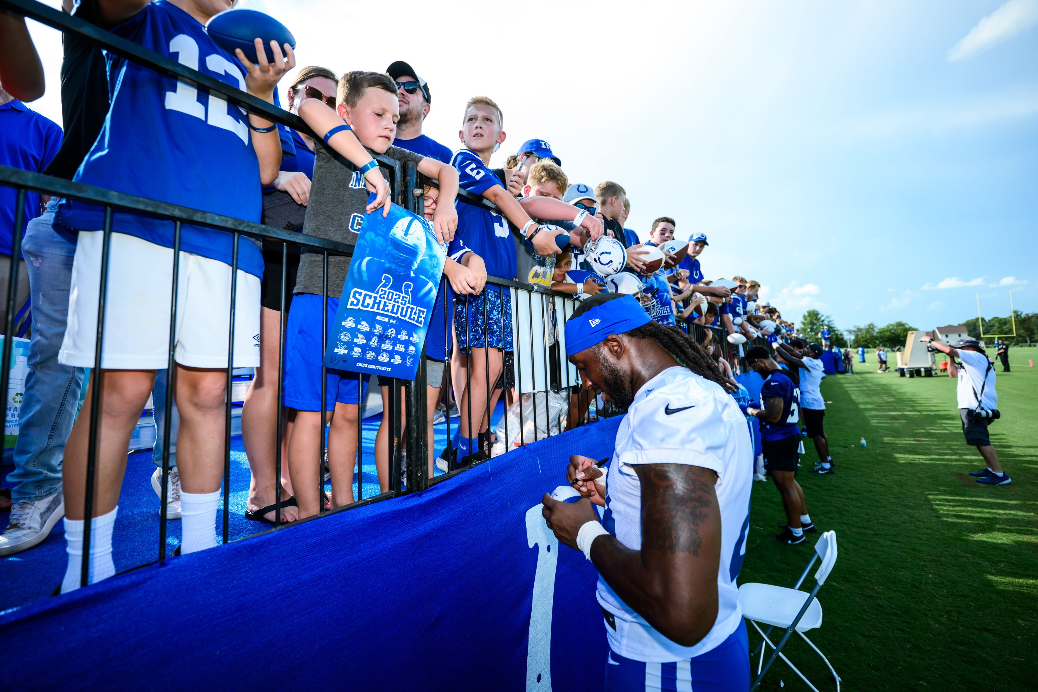 TE Mo Alie-Cox #81