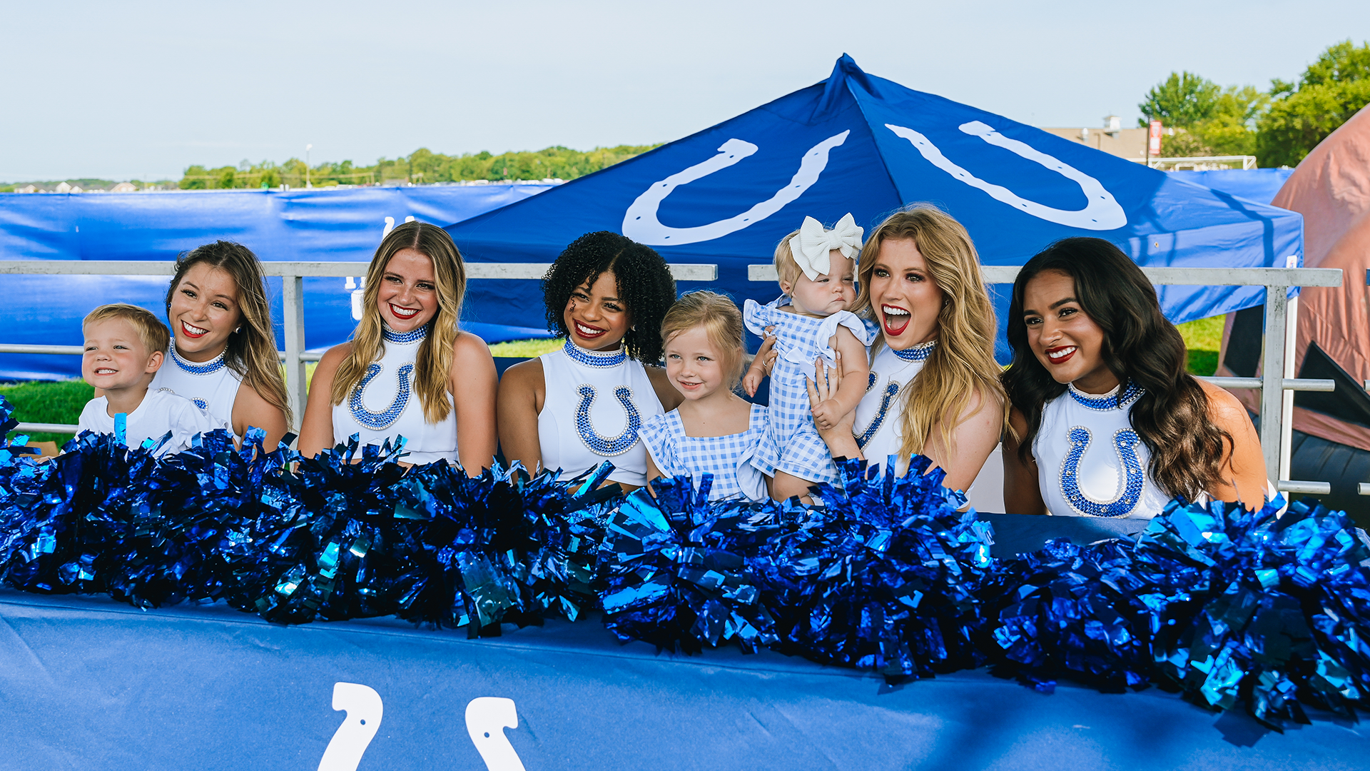 OPTION 1 - Photos and Autographs Appearances