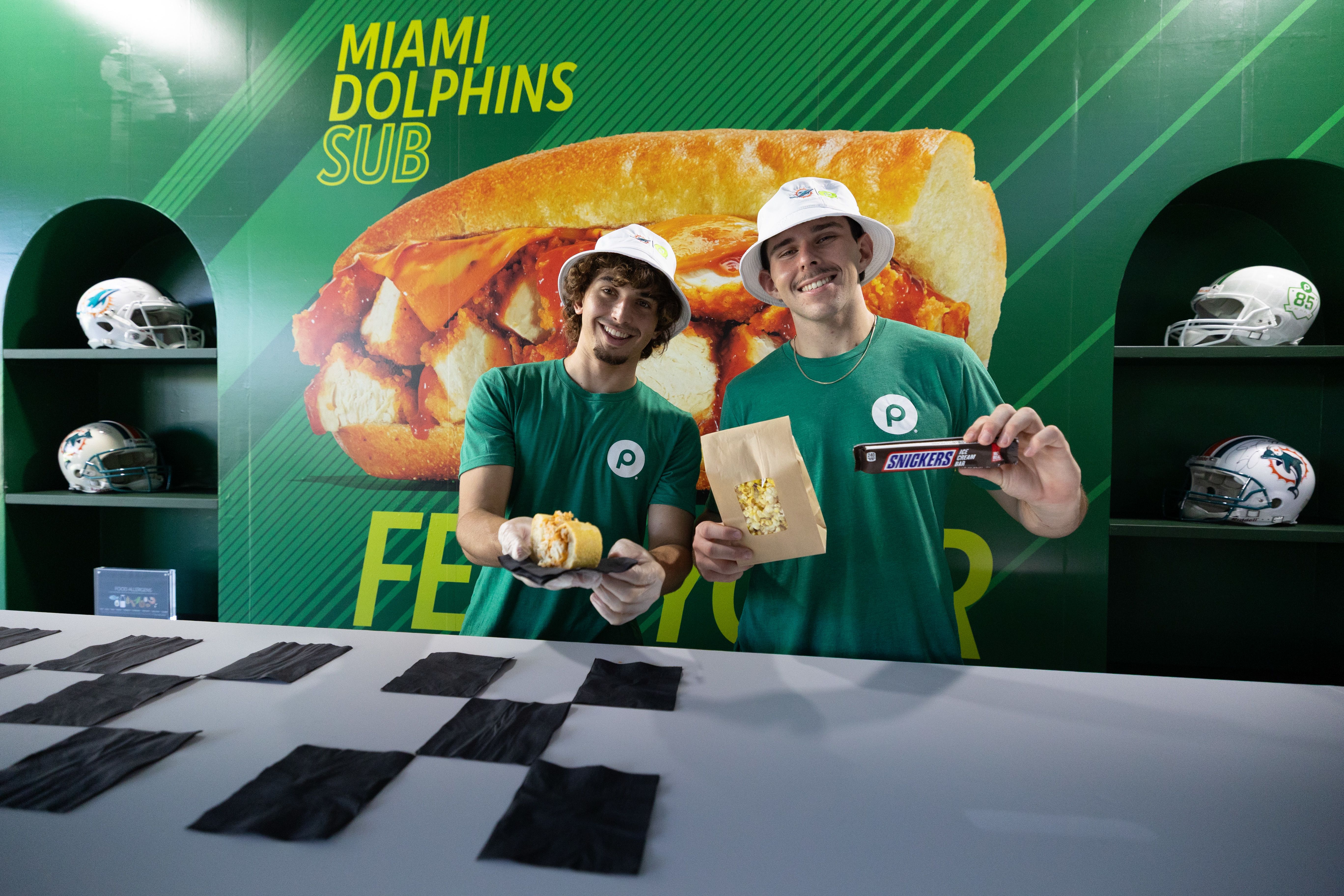 Photo of Miami Dolphins Cheerleaders at Publix