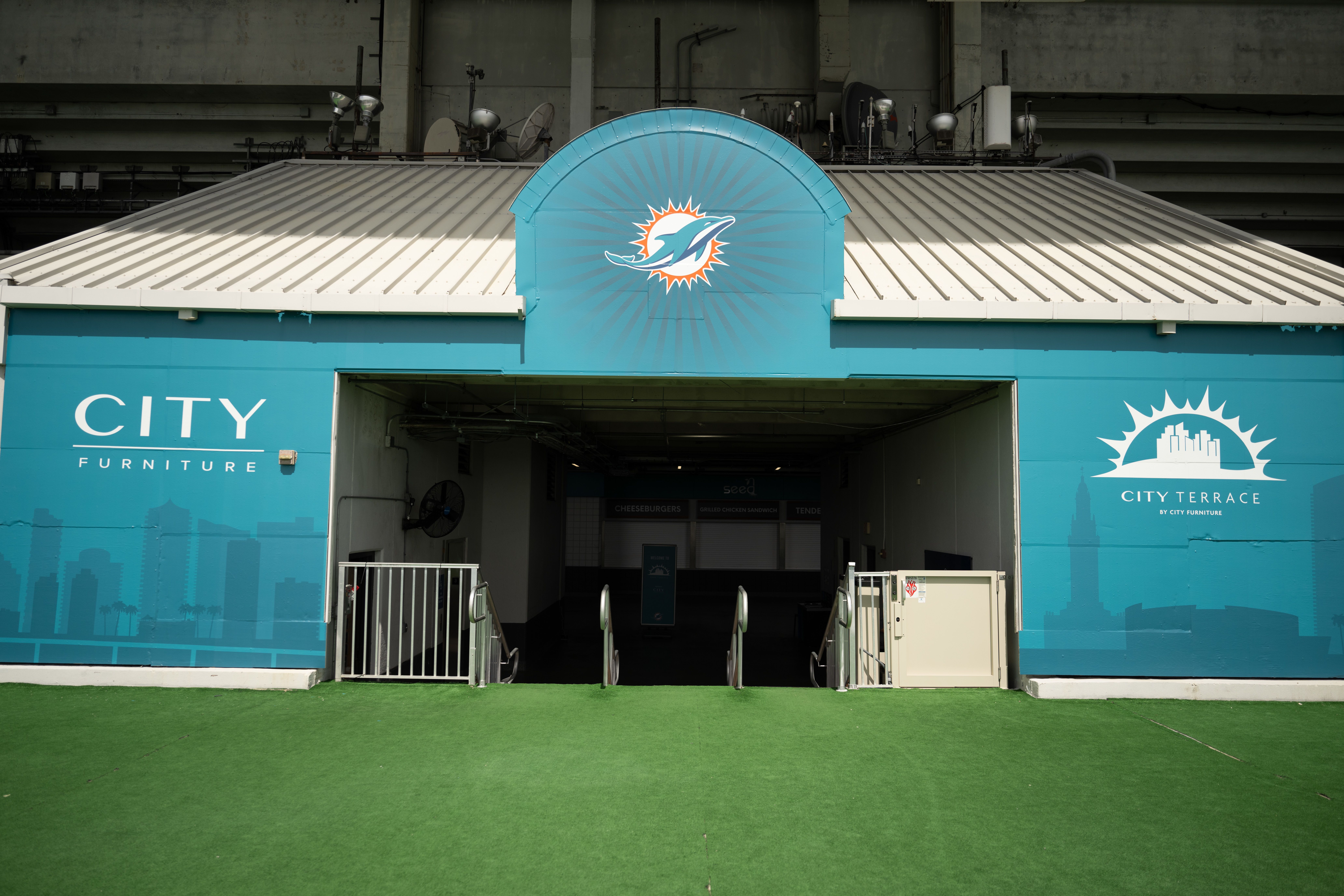 City Furniture City Terrace Thursday, Sep. 4, 2024 in 91 Gardens, Fla. (Peter McMahon/91 Dolphins)