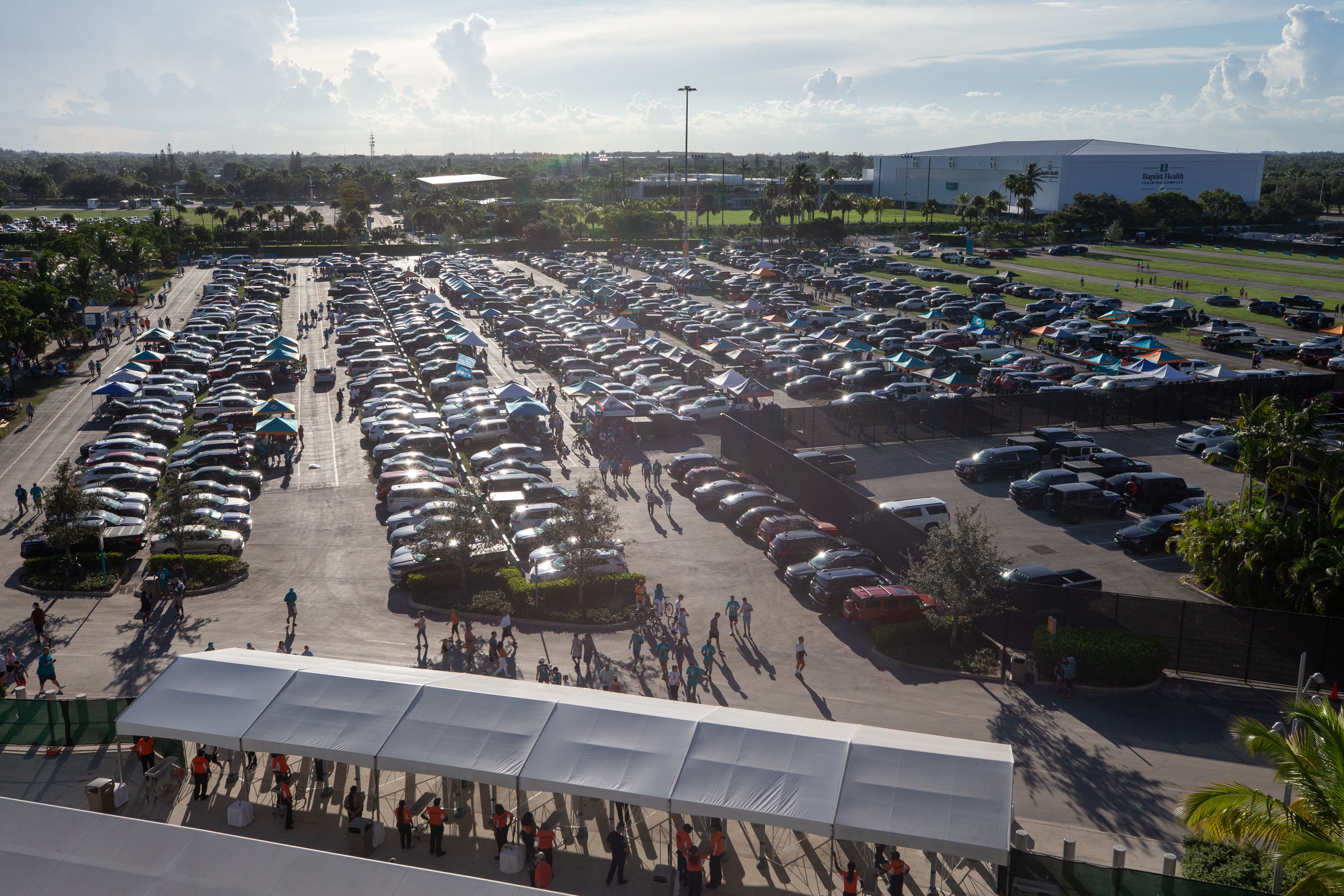 Click to view parking information for Dolphins games.