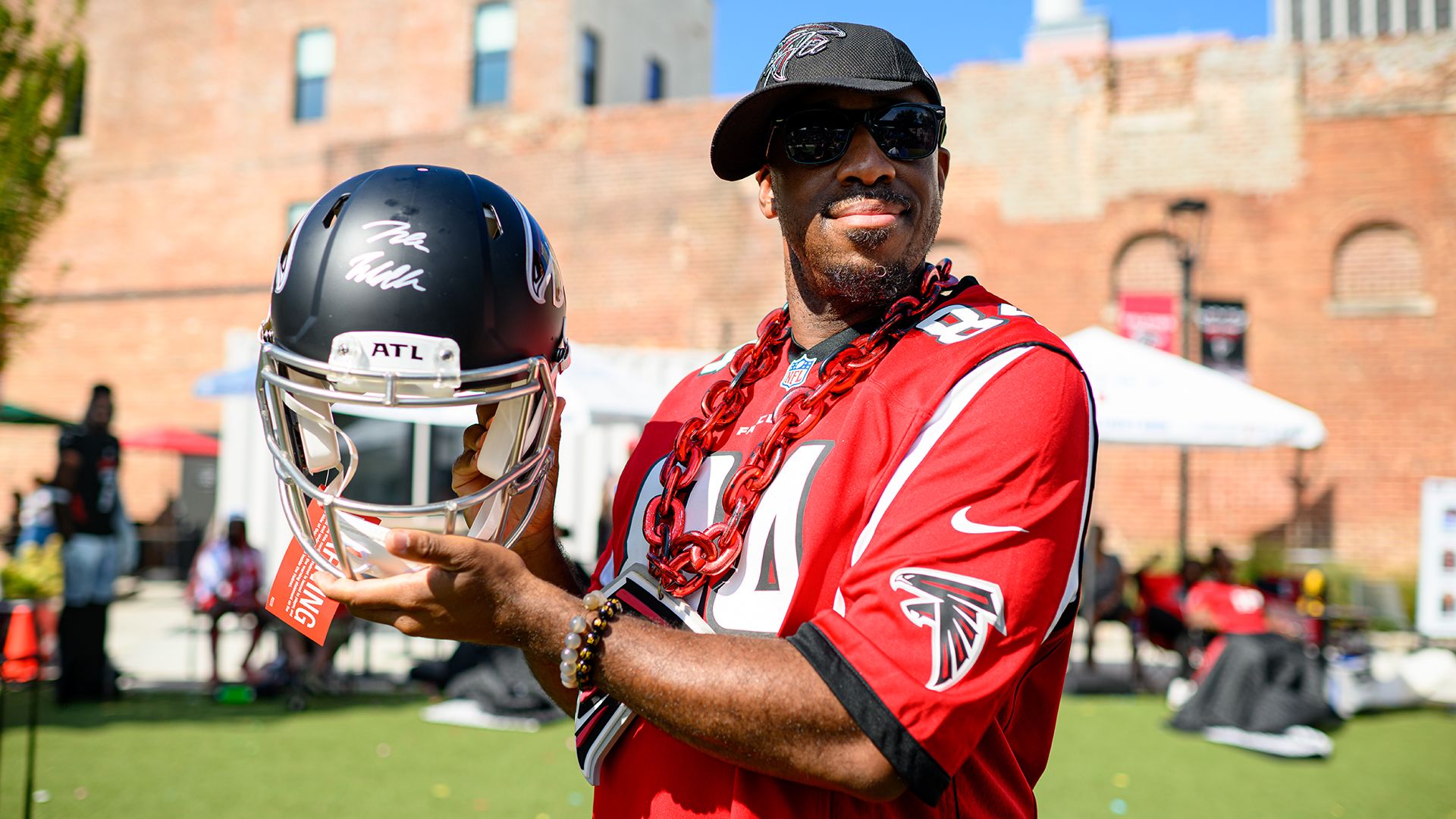 Dirty Birds Nest Prime-Time Tailgate and March