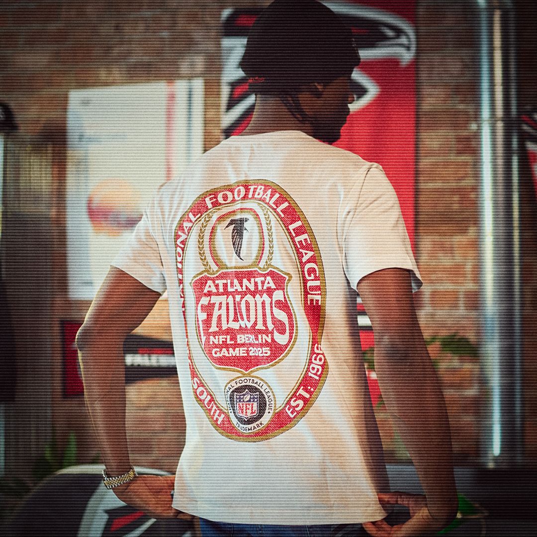 Falcons in Berlin Retail- White T-Shirt