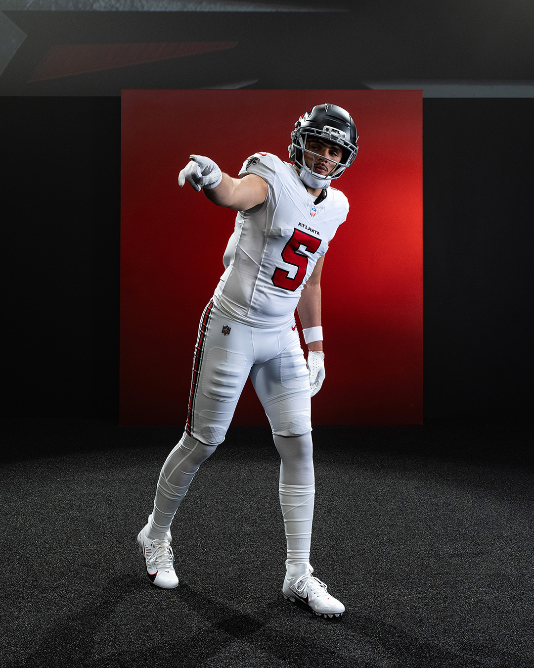 PRESSKIT-4x5-AWAY-WHITE