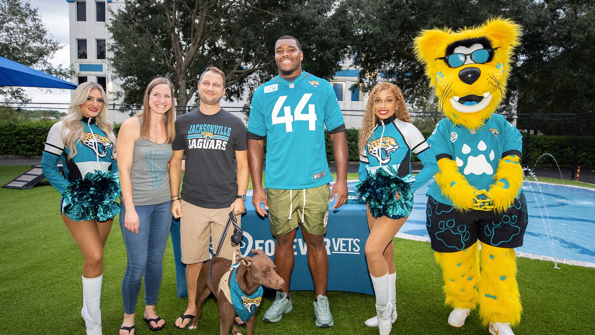 2024 Pawtagraphs with a Player