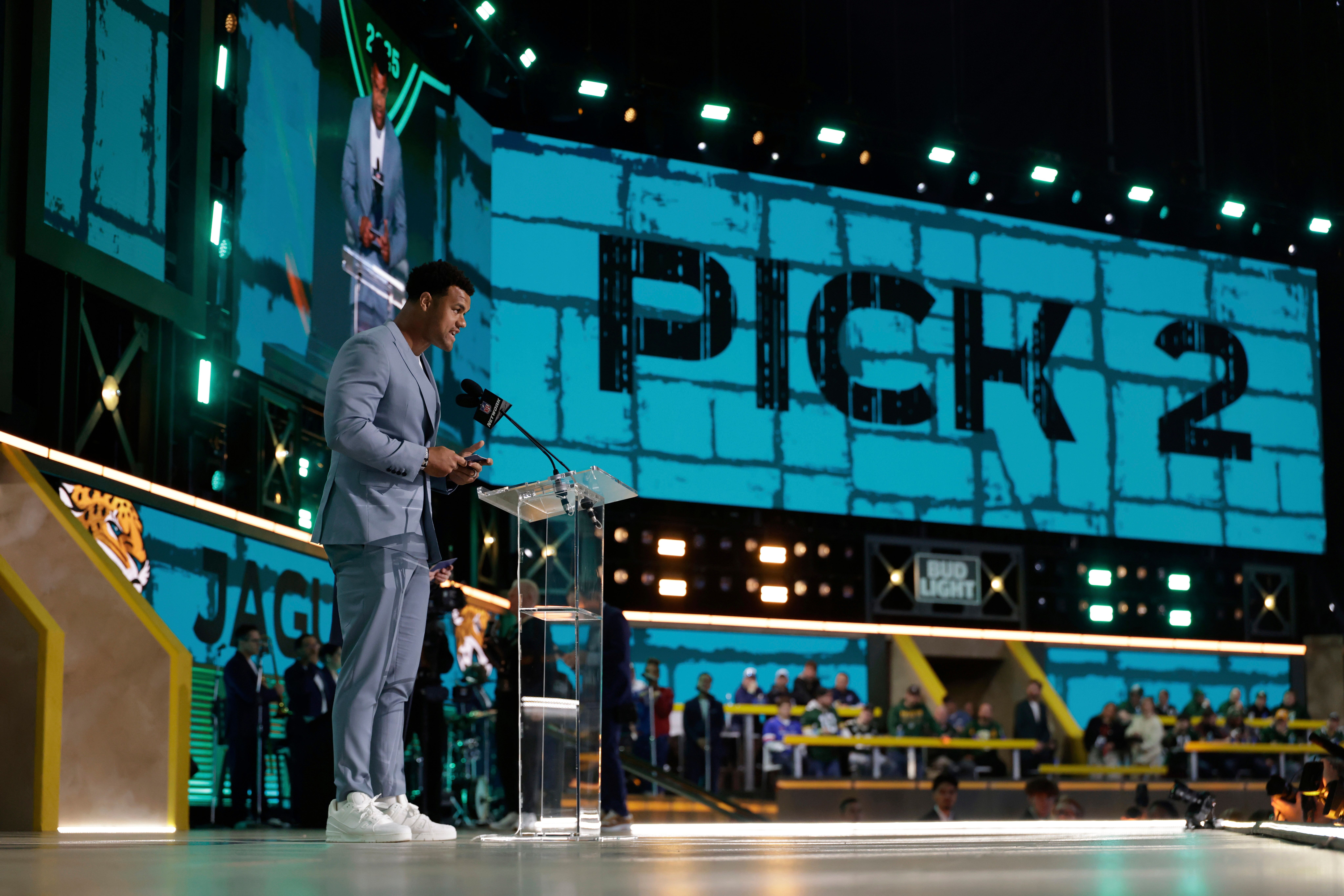 Jacksonville Jaguars defensive end Arik Armstead announces the second overall pick during the 2025 draft first round in Green Bay, Wisconsin. Thursday, April 24, 2025. (Adam Hunger/AP Content Services for the NFL)