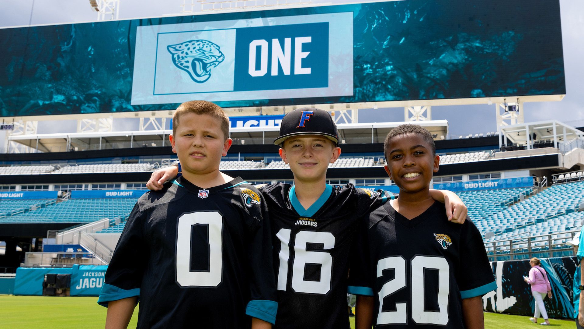 JAGUARS ONE WALK & LEARN