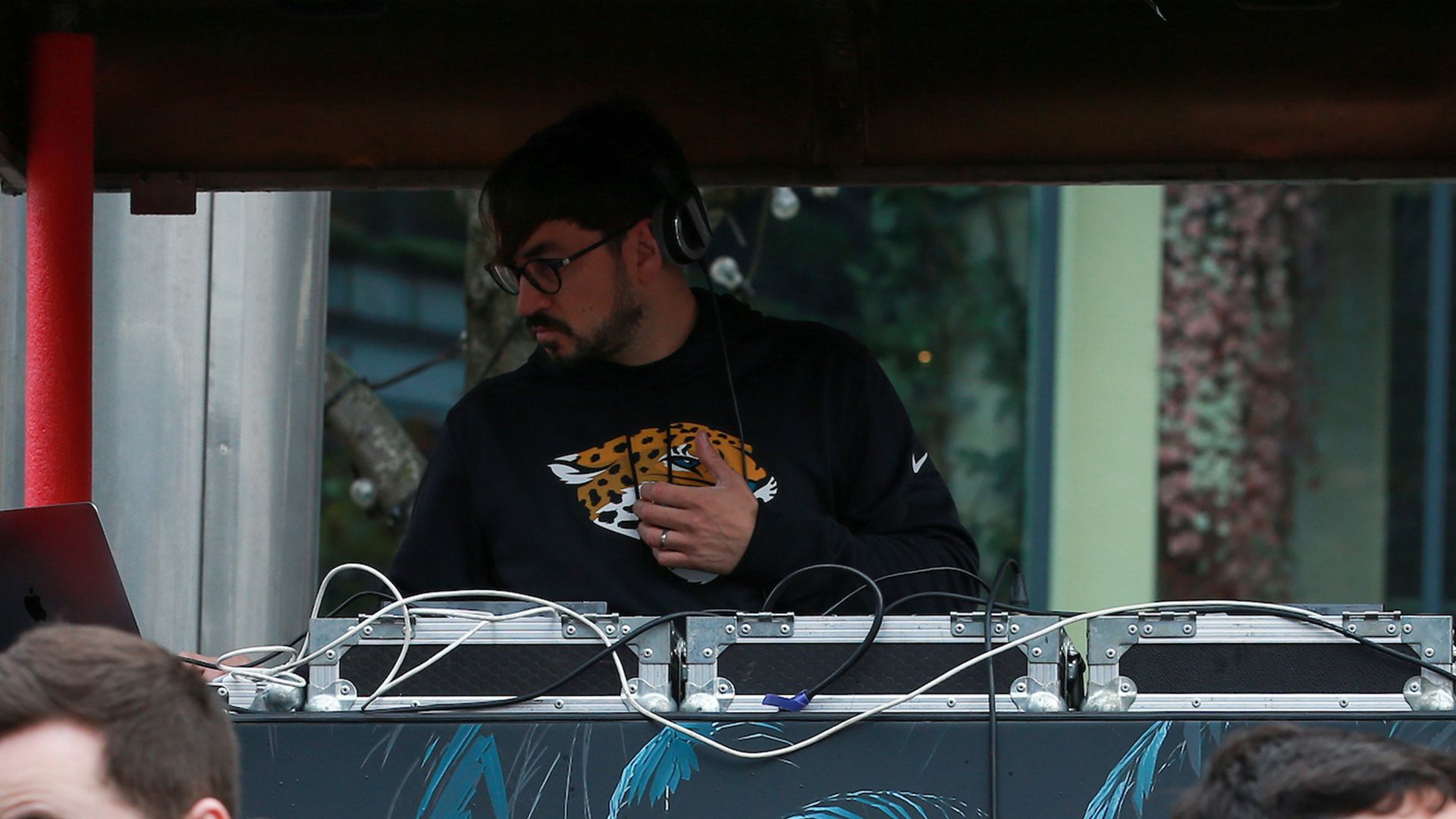 📍 The Den – East Concourse, Wembley Stadium
