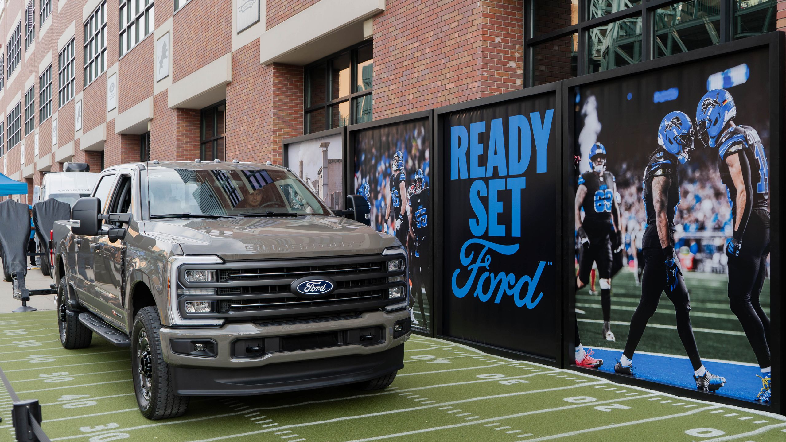 FORD TRUCK PUSH