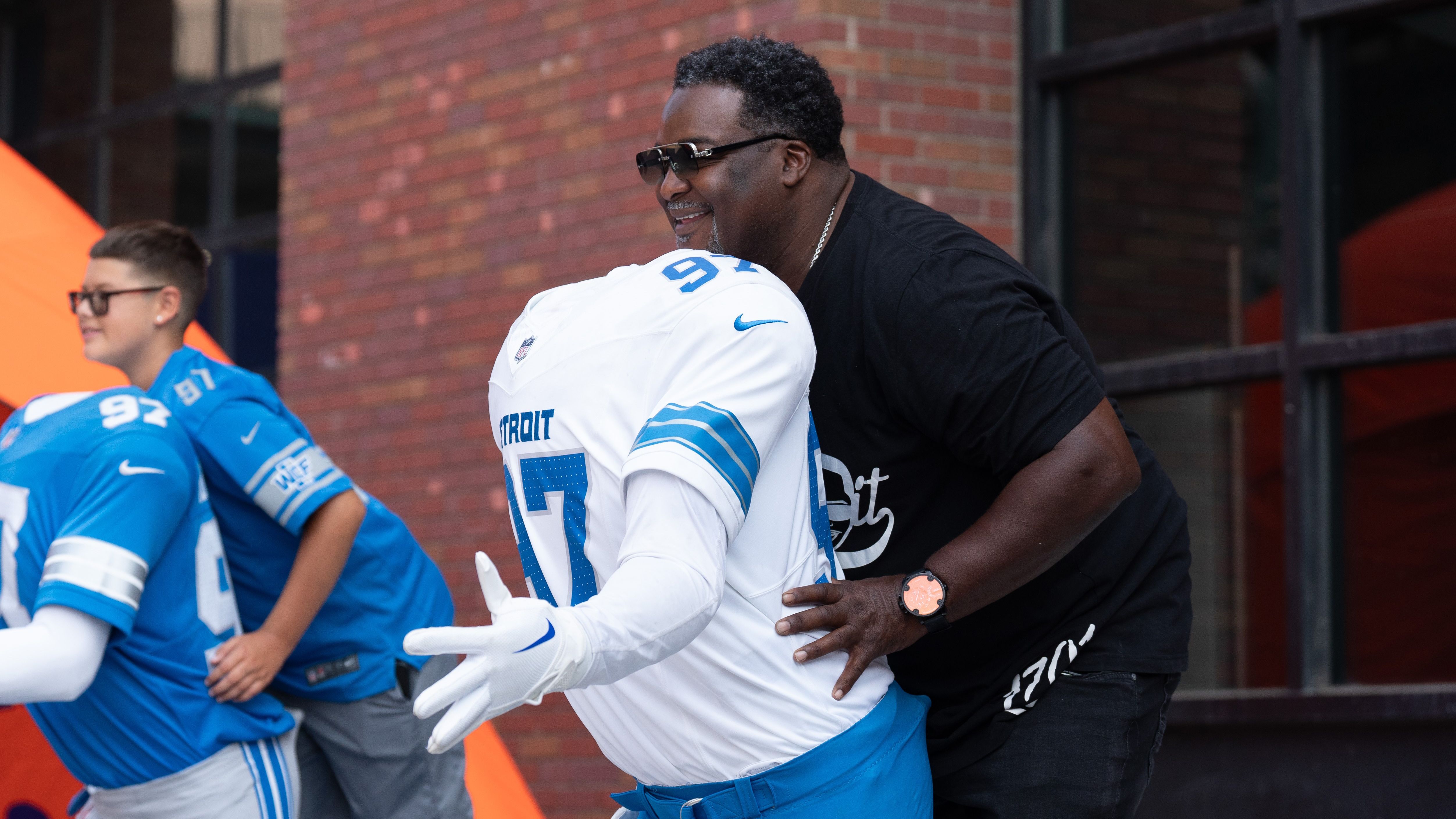 BUD LIGHT INTERACTIVE MANNEQUINS