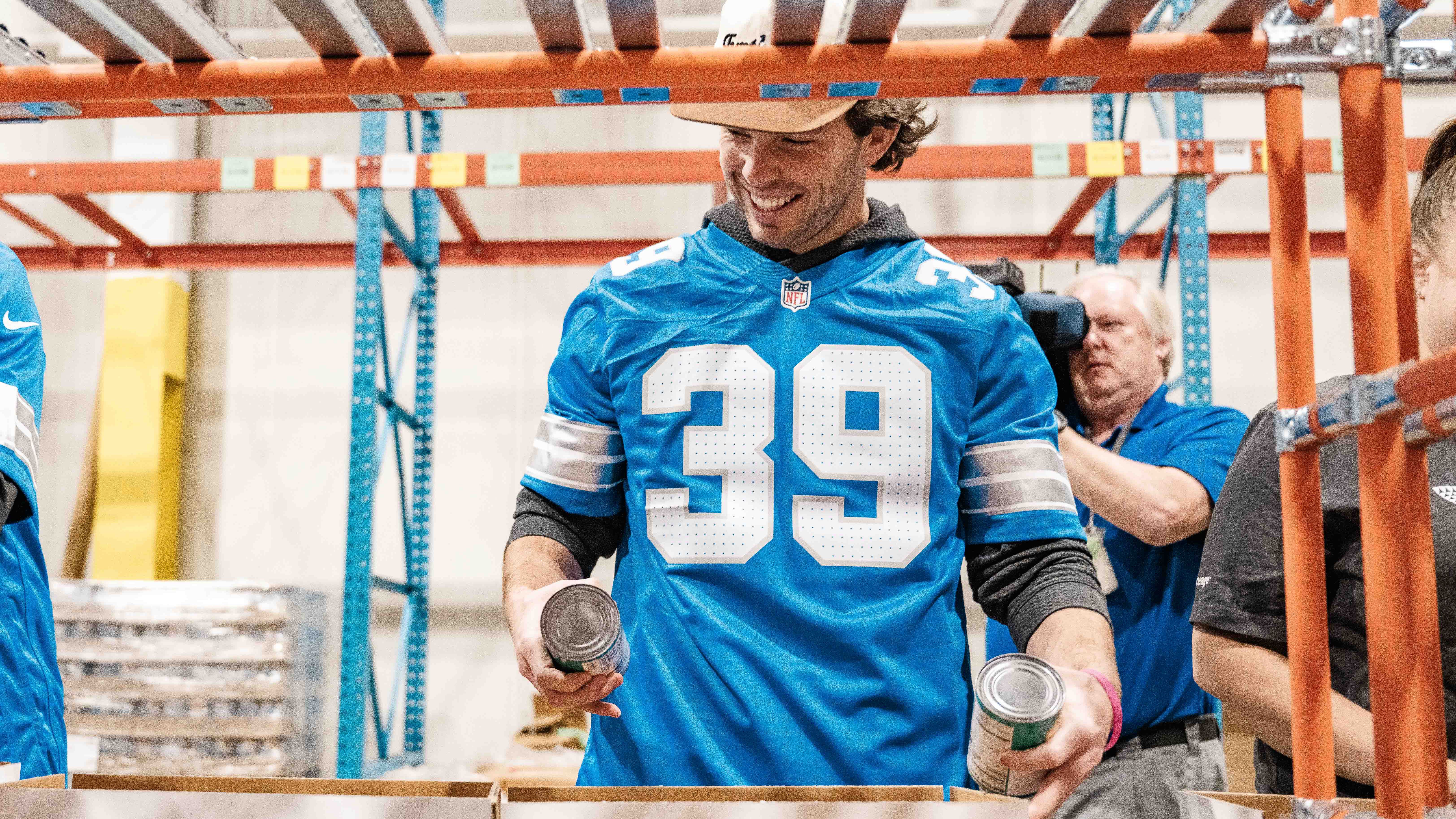 241112-ThanksgivingPackingEventPM-MF9