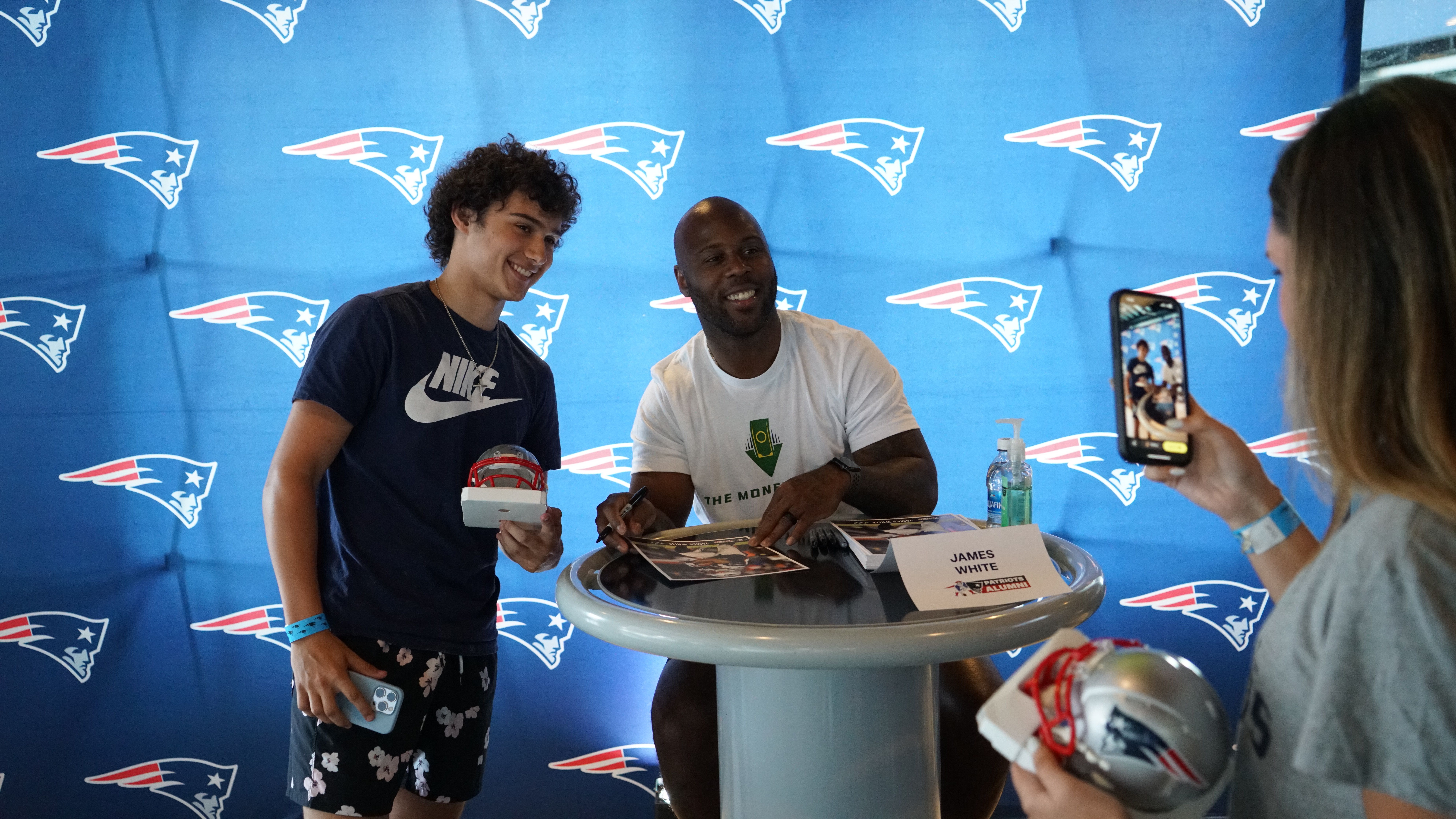 Patriots Alumni Signing