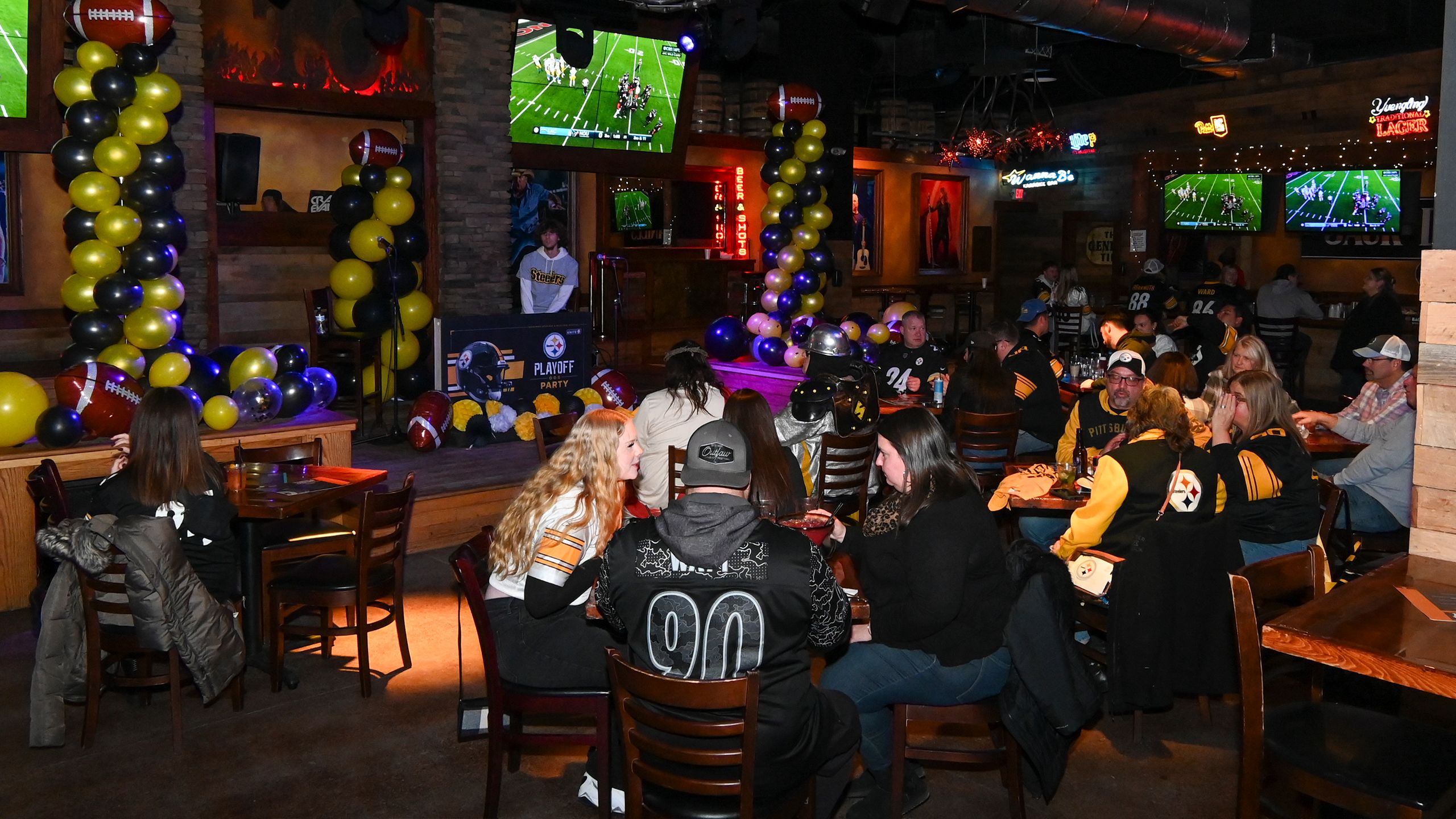 Playoff_Party_25-26_003