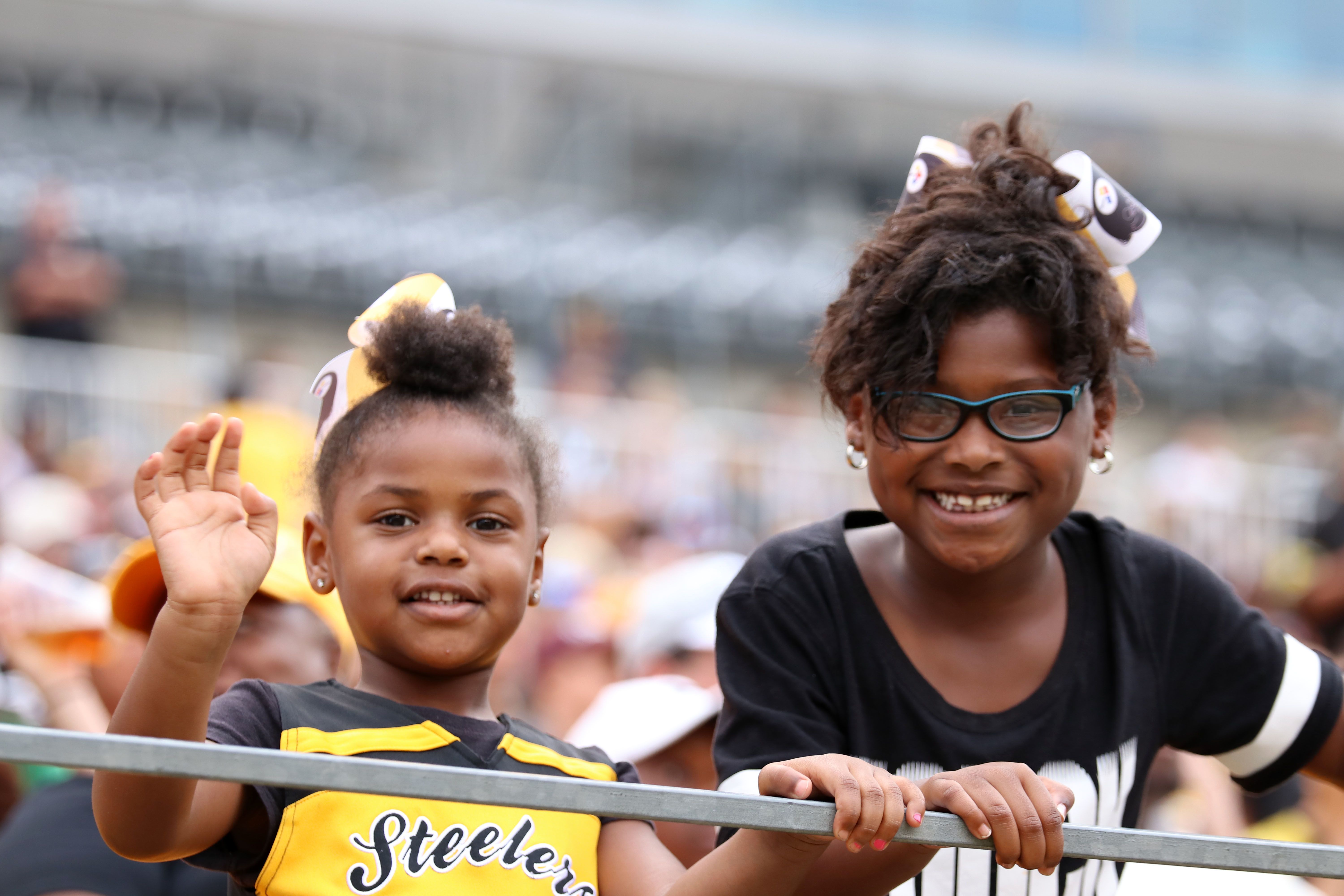 The Pittsburgh Steelers practice at Heinz Field during the 2017 training camp.