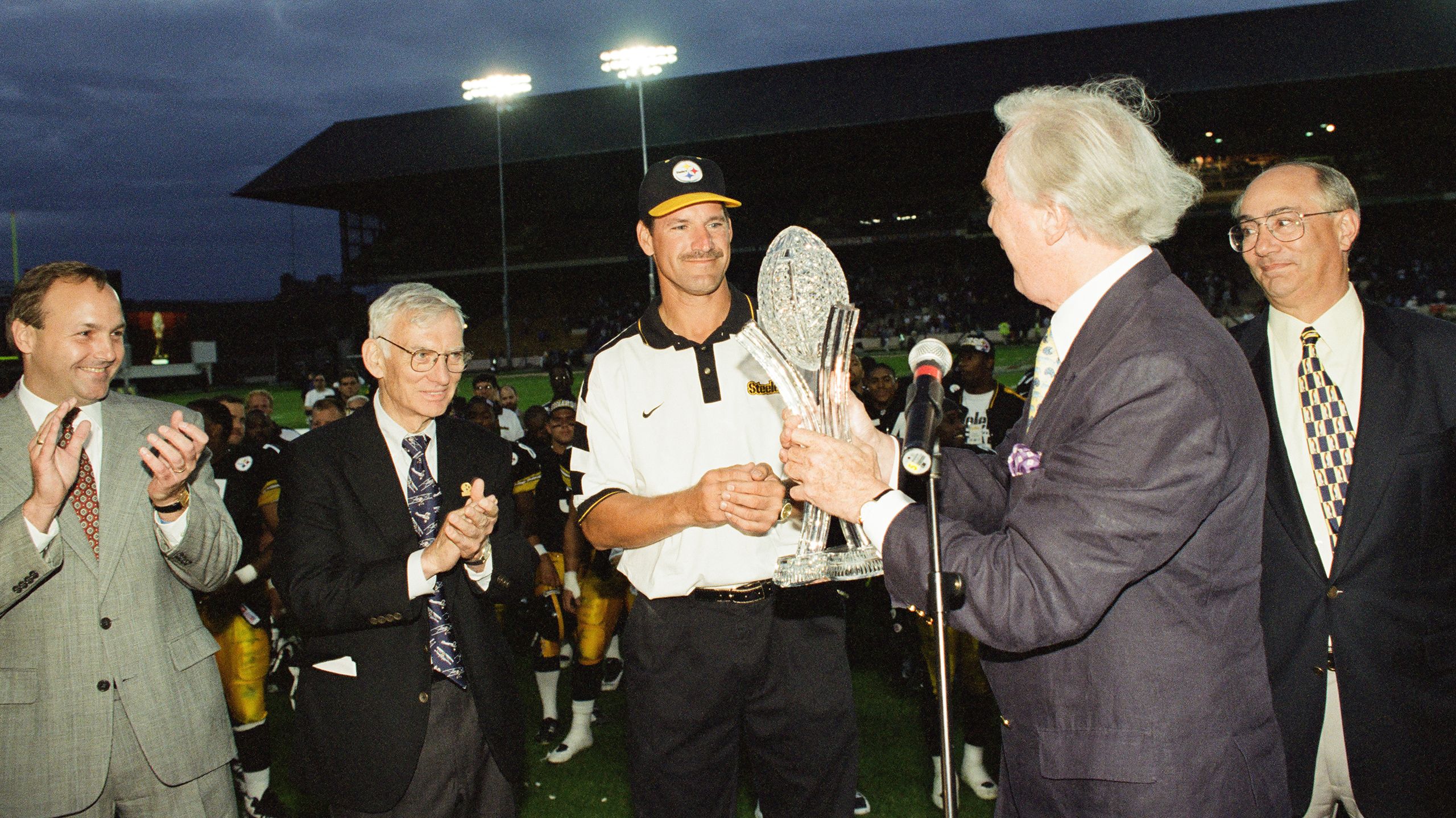 Ireland_2025_American_Bowl_Trophy
