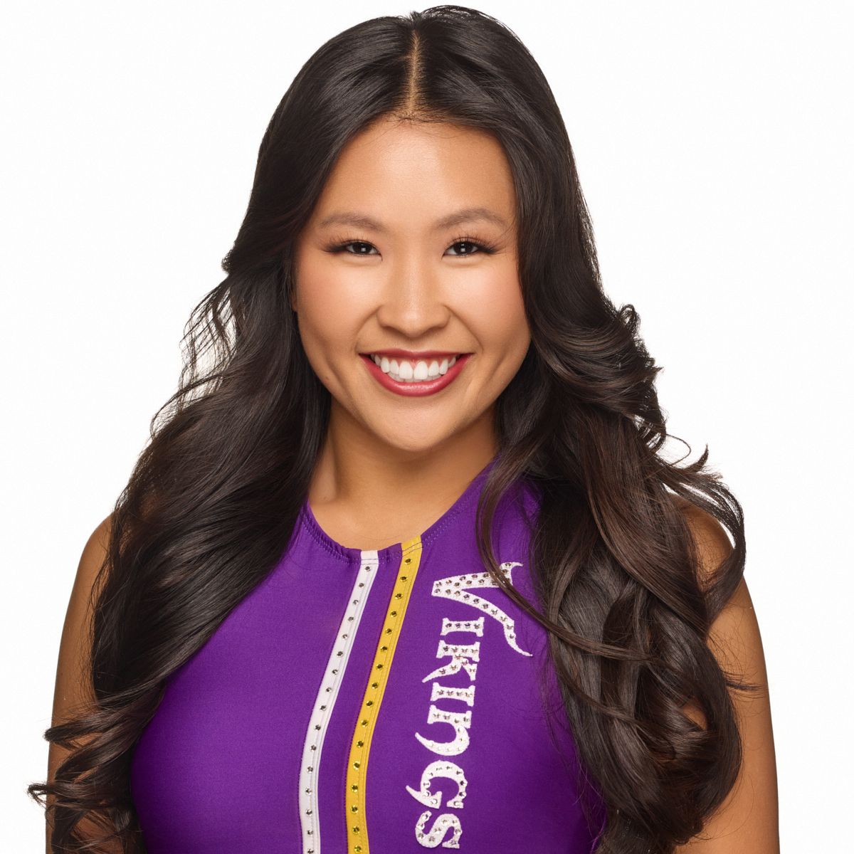 Lauren_Chan_MVC_Audition_Finalist_Headshot_03-30-2025_1999_1200x1200