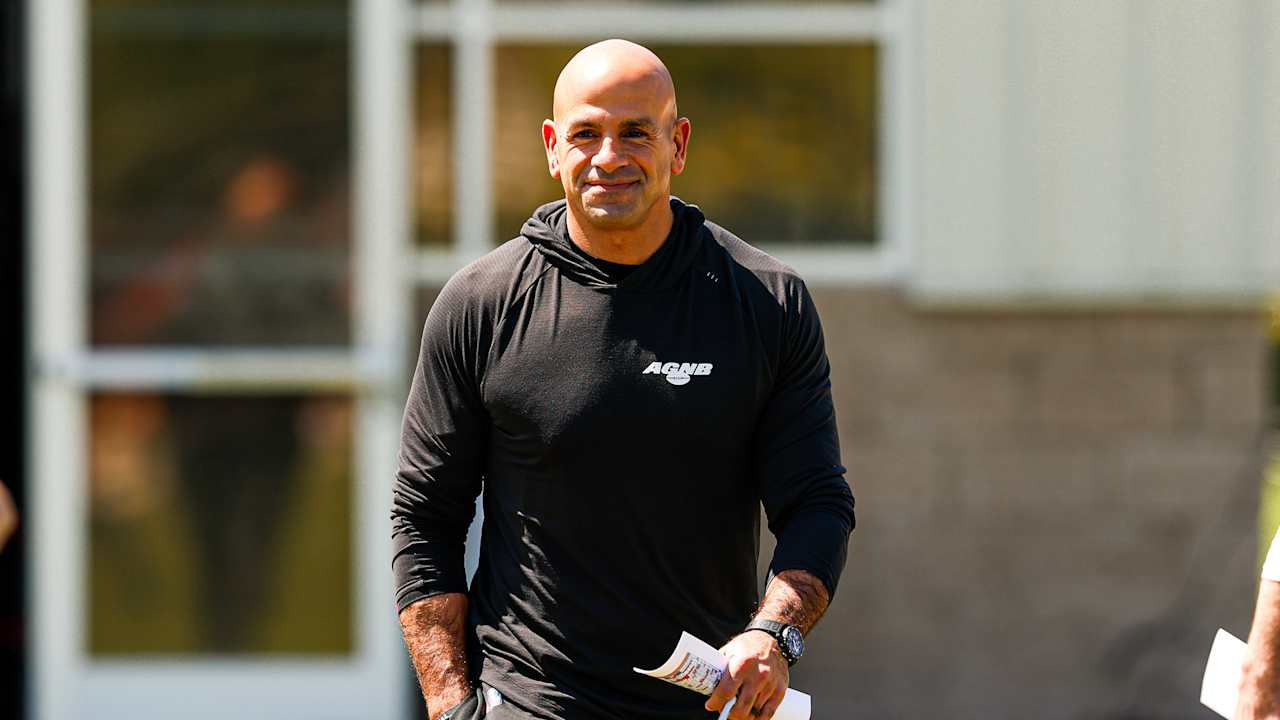 Los coordinadores de los 49ers Saleh, Kubiak y Boyer asisten al Local Pro  Day
