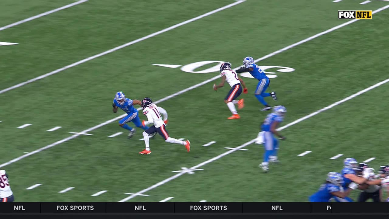 CAN'T-MISS HIGHLIGHT: The 1-2 punch is back! Fields finds Moore for 39-yard TD
