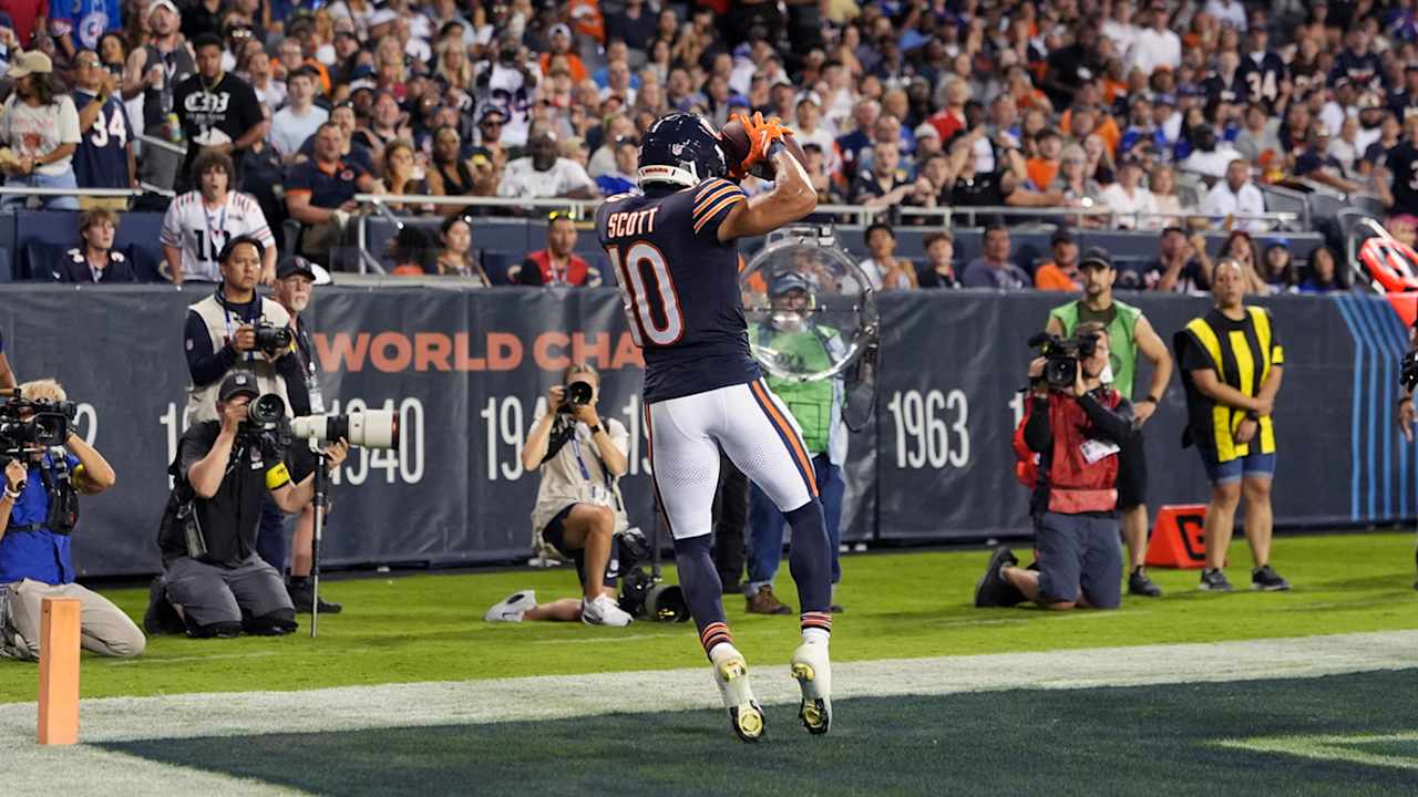 HIGHLIGHT: Tyler Scott's toe-tap TD gives Bears third TD of game