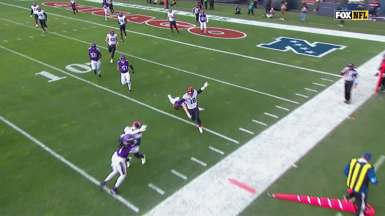 HIGHLIGHT: Caleb Williams' all-out turbo boost sparks chain-moving ...