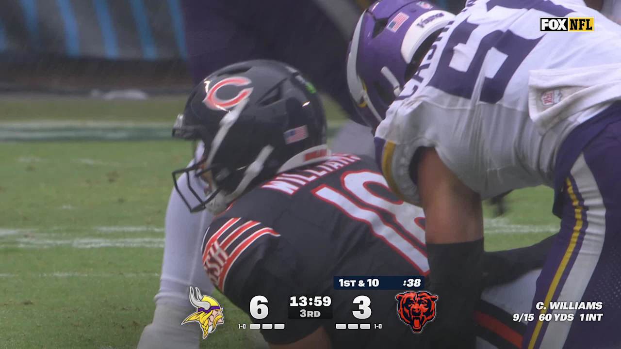 HIGHLIGHT: Caleb Williams escapes for a first down with his legs