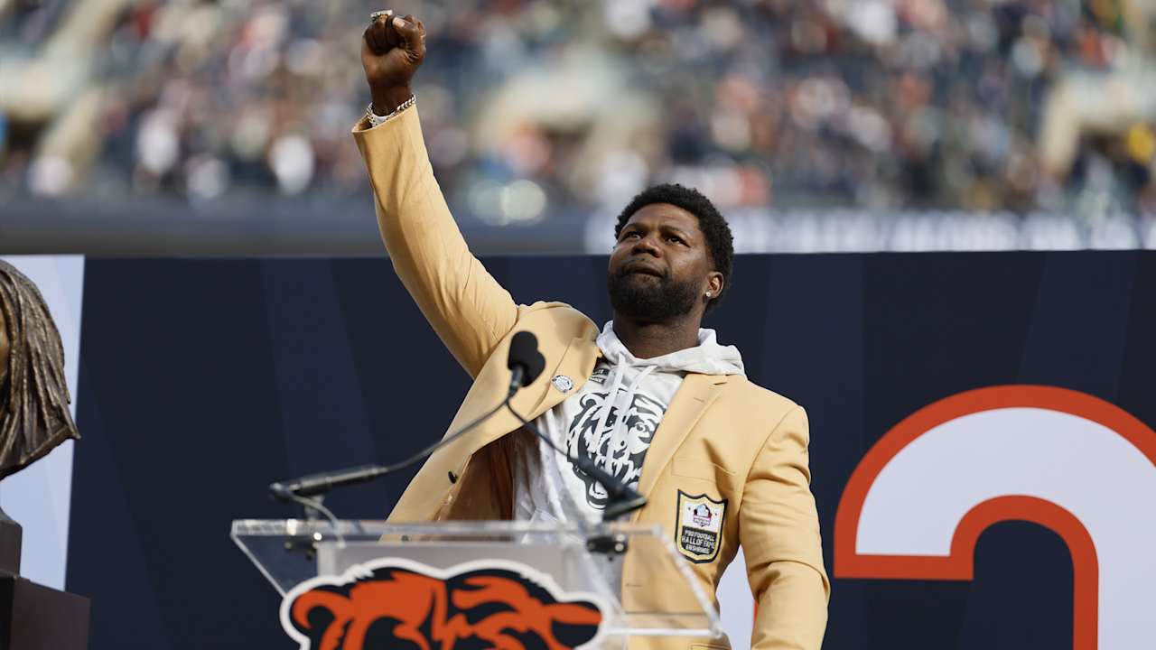 Devin Hester returns to Soldier Field for Hall of Fame ring ceremony