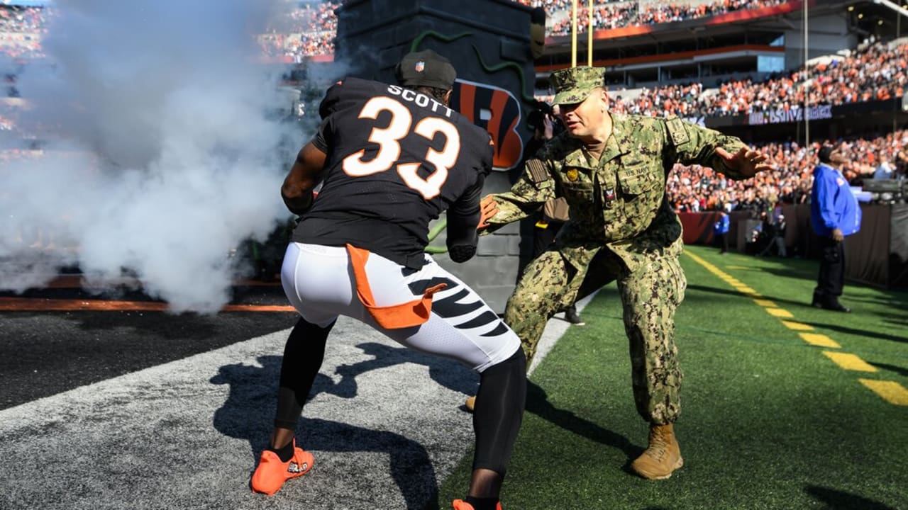 Bengals Celebrate Salute to Service During Week 10