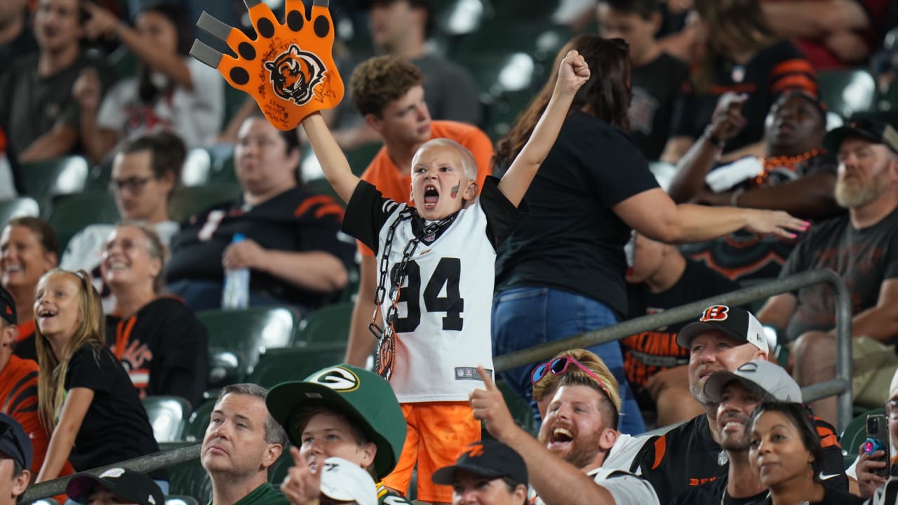 Around The Stadium for Preseason Week 1 Against Buccaneers | FAN PHOTOS