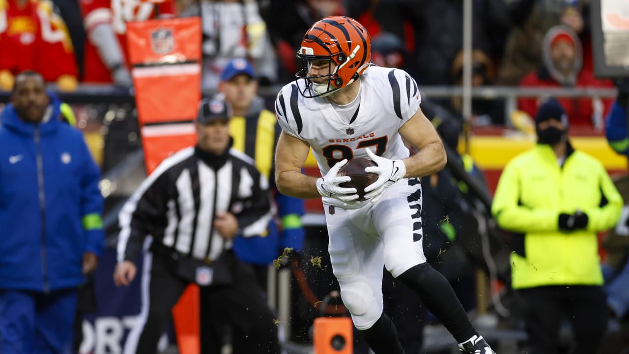 Chiefs Defense Catches Browning, Bengals - Vimarsana News