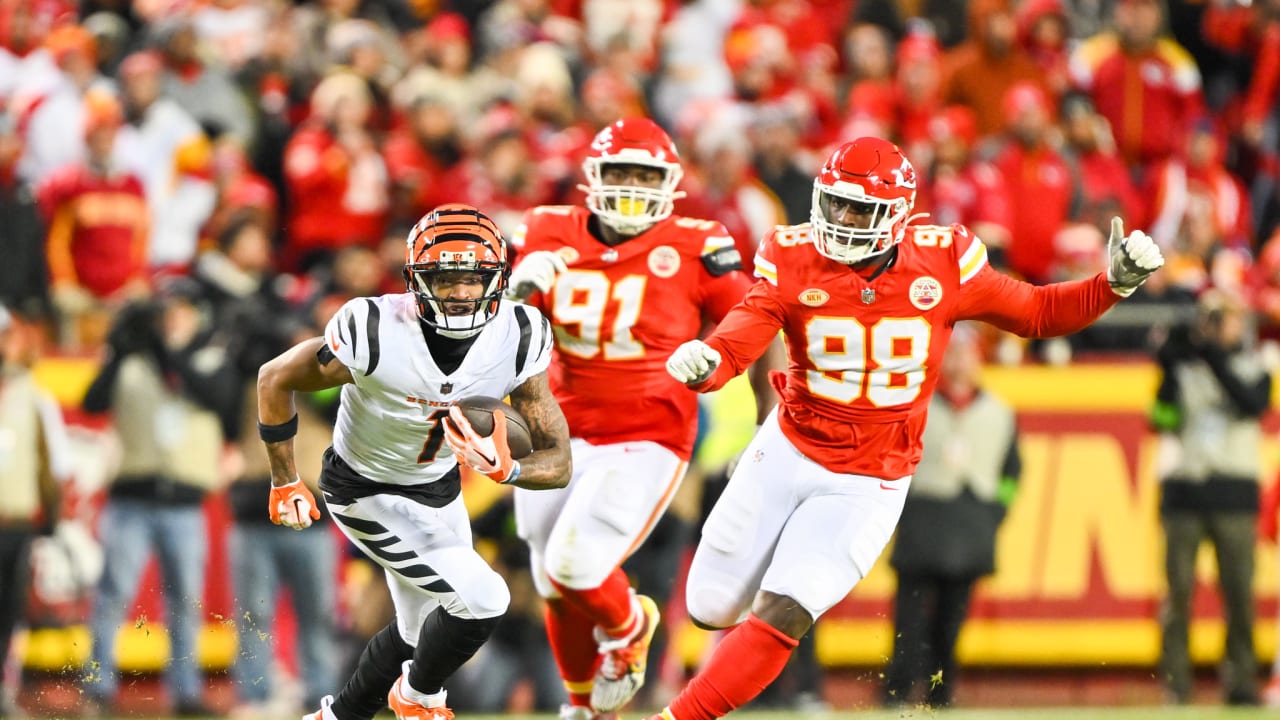 Chiefs bruising Bengals hits as players chase and Huggins tries it out;  turning point