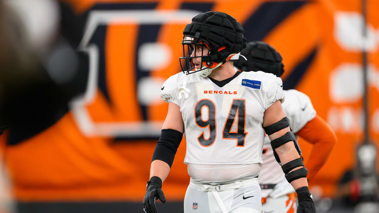 Sam Hubbard works in overtime to prepare for opener; Familiar faces welcome KJ Henry to Bengals’ D-line room; Ja’Marr update