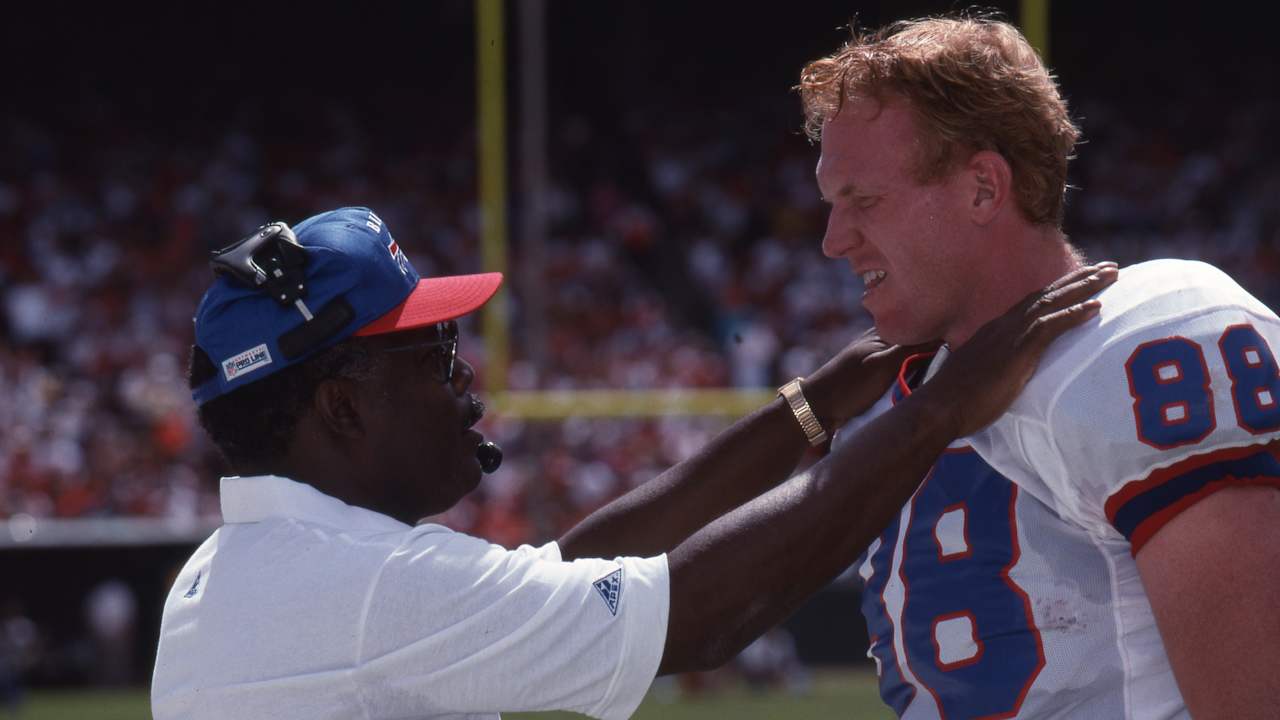 Former Bills assistant coaches Jim McNally and Elijah Pitts selected to  receive 'Awards of Excellence' from Pro Football Hall of Fame