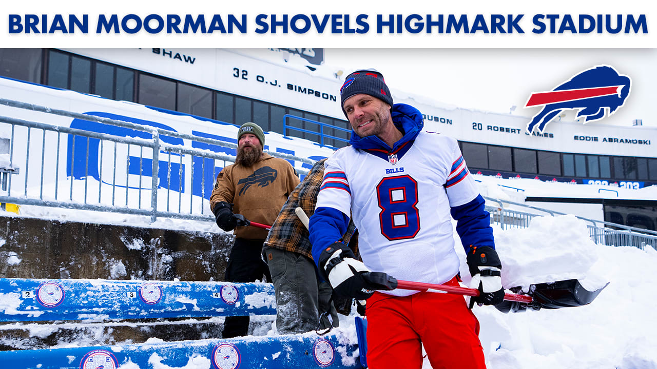 Brian Moorman Shovels Highmark Stadium And Surprises Fans! | Buffalo Bills